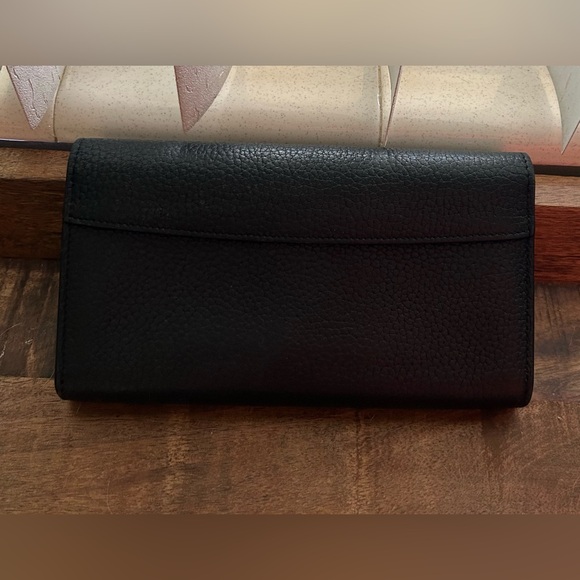 Louis Vuitton BLUE Capucines Wallet - Picture 3 of 16